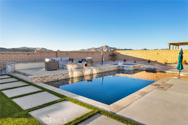 Detail Gallery Image 9 of 73 For 17066 Takipi Rd, Apple Valley,  CA 92307 - 3 Beds | 3 Baths