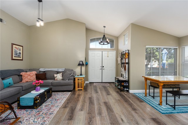 23898 Via Pamilla, Murrieta CA: https://media.crmls.org/medias/53cb9236-785a-4ab3-9f8c-3a43e1942e8e.jpg
