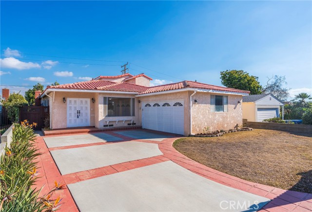 2104 Chestnut Avenue, Manhattan Beach, California 90266, 4 Bedrooms Bedrooms, ,2 BathroomsBathrooms,Residential,For Sale,Chestnut Avenue,SB25012383