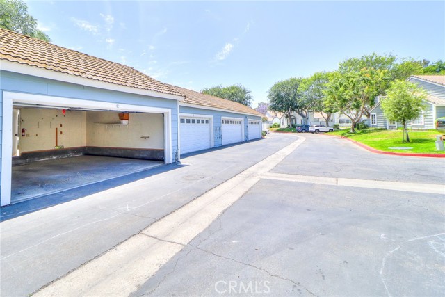 345 Jeremiah Drive, Simi Valley CA: https://media.crmls.org/medias/53cc566a-b7ac-4ed5-b7d2-7d80a47d5383.jpg