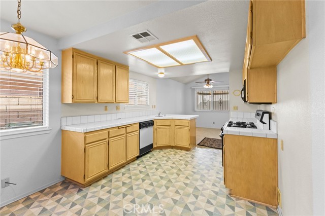 Detail Gallery Image 21 of 45 For 2616 La Paz Ave, Hemet,  CA 92545 - 3 Beds | 2 Baths
