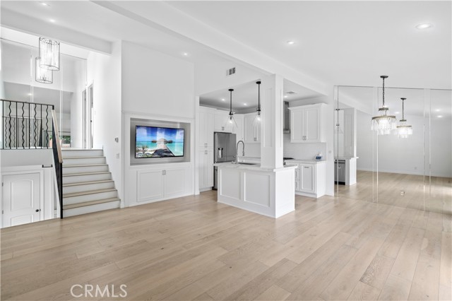 Detail Gallery Image 2 of 18 For 2010 Barranca, Newport Beach,  CA 92660 - 3 Beds | 2 Baths