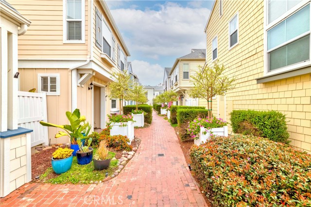 Detail Gallery Image 34 of 38 For 1800 S Pacific Coast Highway #94,  Redondo Beach,  CA 90277 - 3 Beds | 3 Baths