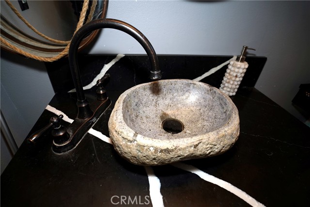 Detail Gallery Image 25 of 46 For 18954 Sherman Way #3,  Reseda,  CA 91335 - 2 Beds | 3 Baths