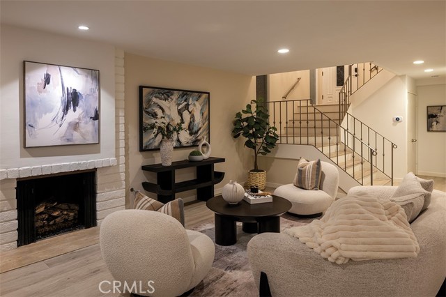 Detail Gallery Image 6 of 28 For 2175 Vista Entrada, Newport Beach,  CA 92660 - 3 Beds | 2/1 Baths