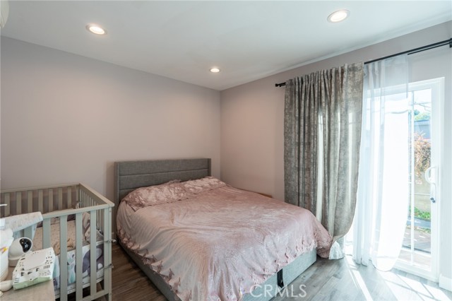 Detail Gallery Image 11 of 21 For 7647 Amestoy Ave, Van Nuys,  CA 91406 - 2 Beds | 2 Baths