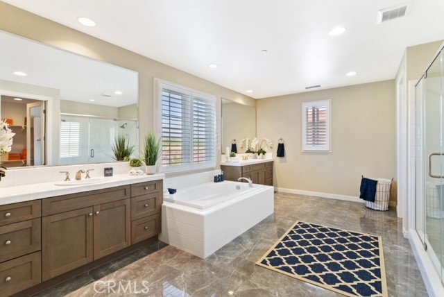 Detail Gallery Image 10 of 19 For 105 Whiteplume, Irvine,  CA 92618 - 5 Beds | 5/1 Baths