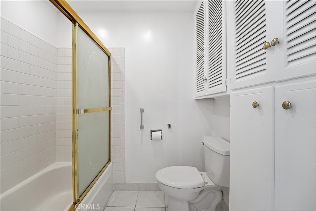 https://media.crmls.org/medias/53d0563b-5310-4de1-b417-50a43d7648b4.jpg?preset=X-Large