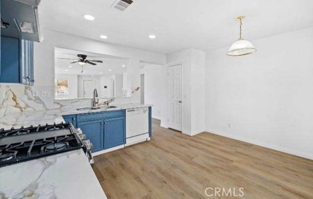 Detail Gallery Image 9 of 9 For 555 Koufax Dr, Lancaster,  CA 93535 - 3 Beds | 2 Baths