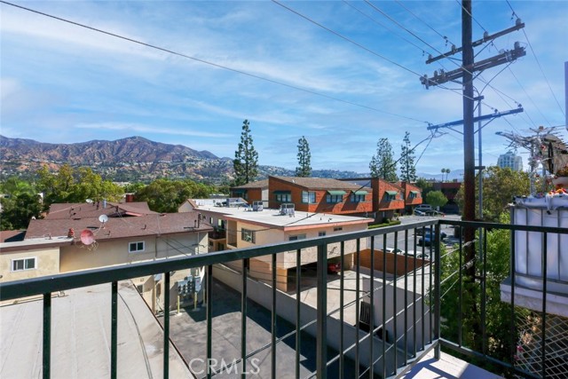 409 Burchett Street, Glendale CA: https://media.crmls.org/medias/53d0fc50-e824-4b48-933a-fb8ec2579277.jpg