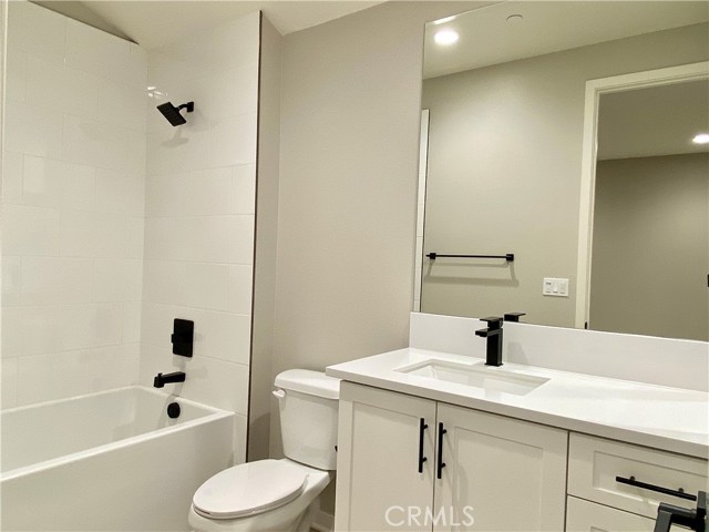 Detail Gallery Image 24 of 31 For 6504 Canyon Oaks Dr, Simi Valley,  CA 93063 - 5 Beds | 4/1 Baths