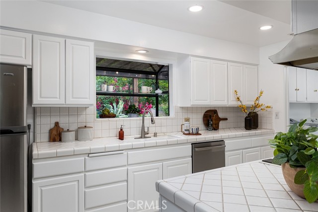 Detail Gallery Image 13 of 29 For 435 Paulette Pl, La Canada Flintridge,  CA 91011 - 3 Beds | 2 Baths