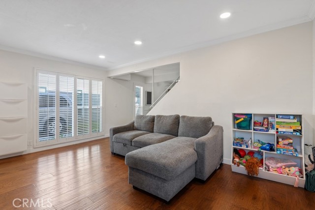 Detail Gallery Image 3 of 22 For 10403 Stratton Ct, Cypress,  CA 90630 - 4 Beds | 2/1 Baths