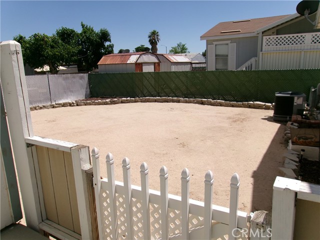 Detail Gallery Image 58 of 61 For 13983 Silver Lake Pl, Victorville,  CA 92395 - 3 Beds | 2 Baths