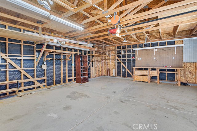 19410 Allegheny Court, Apple Valley CA: https://media.crmls.org/medias/53d3d746-b79a-4ee8-be53-005a61aad9e0.jpg