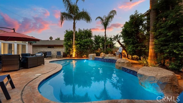 5026 W 119th Street, Hawthorne CA: https://media.crmls.org/medias/53d4d8b7-4918-4afe-b233-b173601965f9.jpg