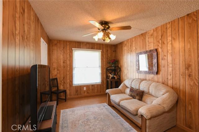 5295 Bronson Way, Riverside CA: https://media.crmls.org/medias/53d533ec-402c-431f-adce-b57eed09a0f7.jpg