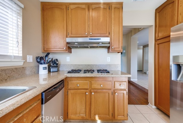 Detail Gallery Image 28 of 75 For 18556 Olympian Ct, Canyon Country,  CA 91351 - 3 Beds | 2/1 Baths