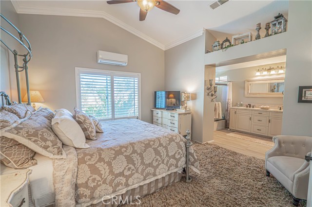 Detail Gallery Image 28 of 65 For 20019 Nutcracker Ct, Canyon Country,  CA 91351 - 4 Beds | 2/1 Baths