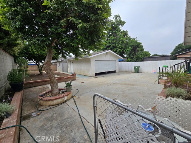 13966 Fox Street, San Fernando CA: https://media.crmls.org/medias/53d72ec8-007d-45d3-a218-7c211a95f4b9.jpg