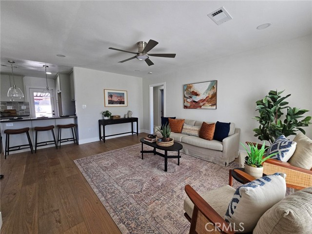 Detail Gallery Image 5 of 25 For 5837 E Gossamer St, Long Beach,  CA 90808 - 3 Beds | 2 Baths
