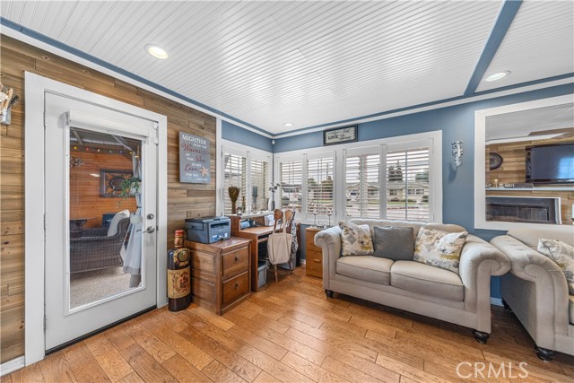 2033 E Duell Street, Glendora CA: https://media.crmls.org/medias/53d7cfe4-7237-4fe1-a03e-2b8609a0b548.jpg