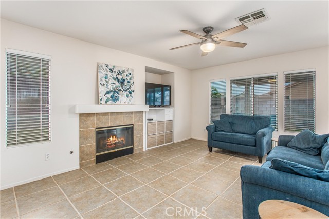 Detail Gallery Image 11 of 45 For 6487 Bethany Way, San Bernardino,  CA 92407 - 6 Beds | 3 Baths