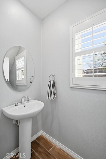 Detail Gallery Image 12 of 44 For 12138 Chutes Ct, Jurupa Valley,  CA 91752 - 3 Beds | 2/1 Baths