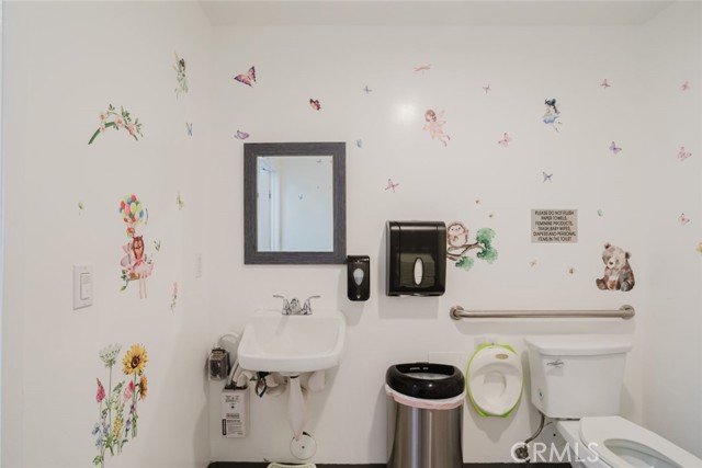  Commercial for Sale in Van Nuys, California