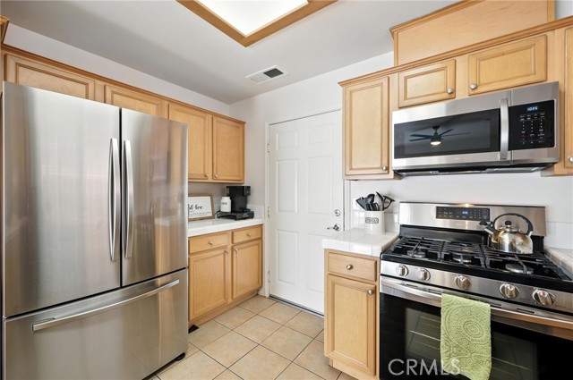 Detail Gallery Image 14 of 57 For 8554 Burnet Ave #144,  North Hills,  CA 91343 - 3 Beds | 3 Baths