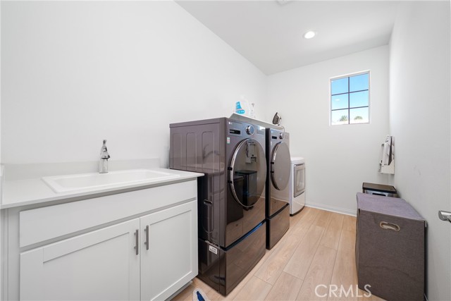 12829 Stags Leap Dr, Riverside CA: https://media.crmls.org/medias/53daf357-3a65-4bdb-bba9-1df231e4175d.jpg