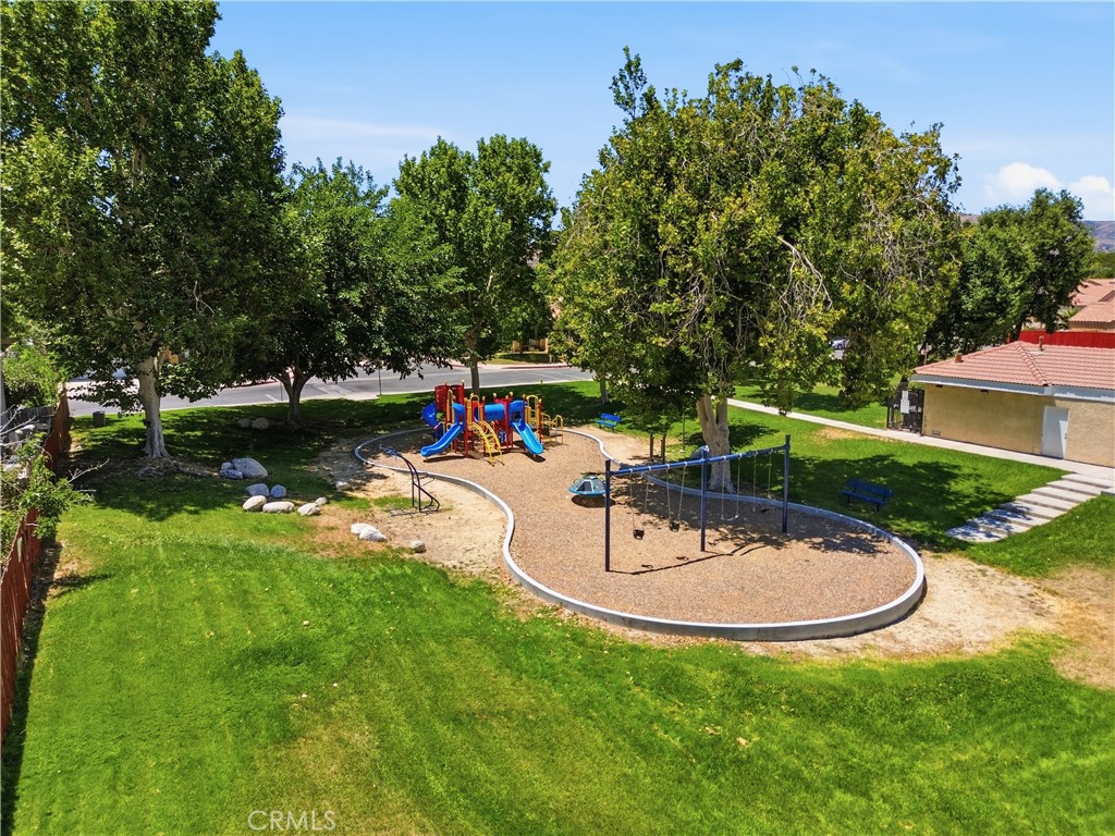 https://media.crmls.org/medias/53dcf176-57e6-4db0-b768-fd78d5e9f328.jpg?preset=X-Large