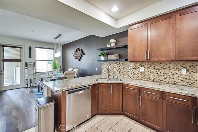 Detail Gallery Image 14 of 52 For 788 Colorado Cir, Carson,  CA 90745 - 2 Beds | 3 Baths