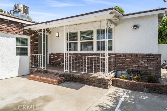 Detail Gallery Image 22 of 41 For 12670 Glenoaks Bld, Sylmar,  CA 91342 - 3 Beds | 2 Baths