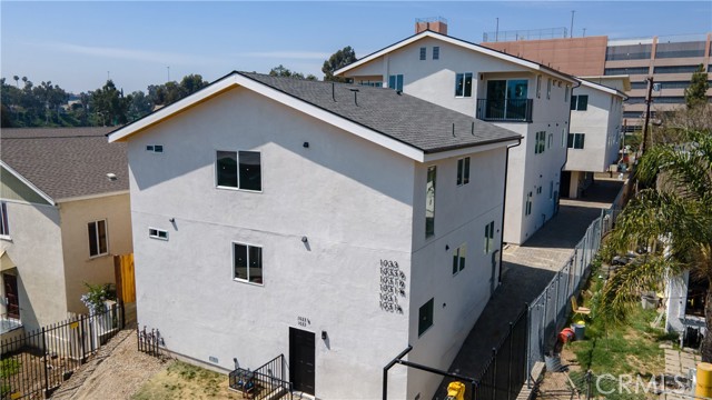 1031 N Cummings Street, Los Angeles CA: https://media.crmls.org/medias/53e14270-bb9c-41ac-bede-2328d328c75d.jpg