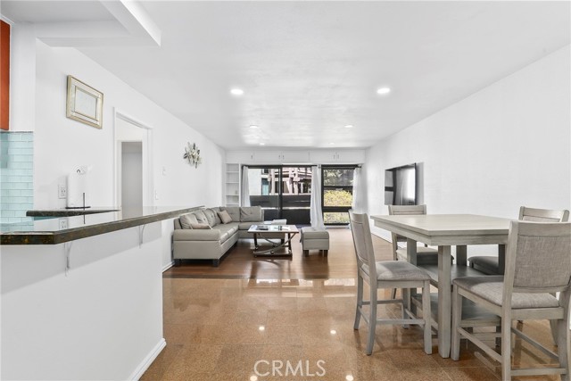7740 Redlands Street, Playa del Rey CA: https://media.crmls.org/medias/53e14a9c-c382-45c5-9c07-2942ebe2a928.jpg