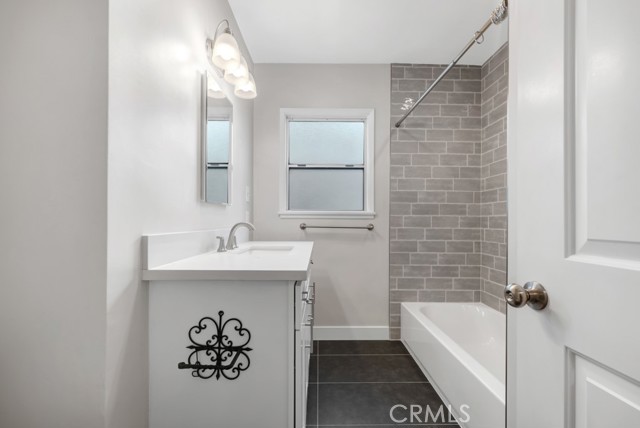 Detail Gallery Image 17 of 27 For 18350 Lorne St, Reseda,  CA 91335 - 3 Beds | 2 Baths