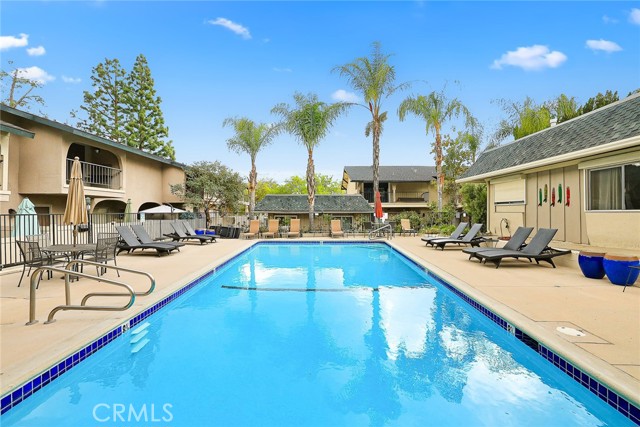 Detail Gallery Image 15 of 20 For 2441 Loma Vista, Pasadena,  CA 91104 - 3 Beds | 2/1 Baths