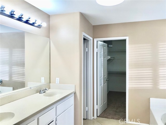 Detail Gallery Image 10 of 26 For 6927 Tailwind Ln, Fontana,  CA 92336 - 4 Beds | 2/1 Baths