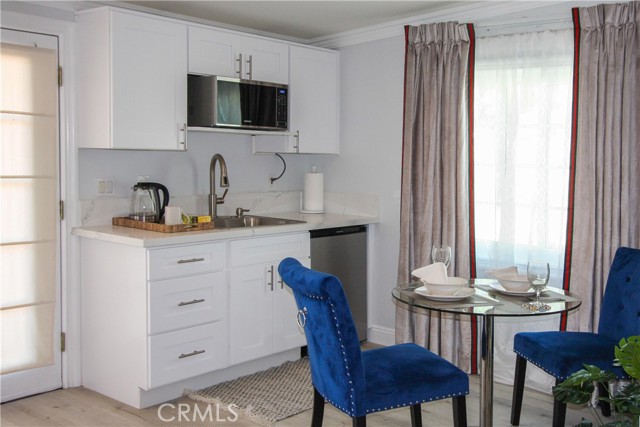 Detail Gallery Image 4 of 14 For 5929 Colfax Ave, North Hollywood,  CA 91601 - 1 Beds | 1 Baths