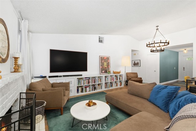 Detail Gallery Image 10 of 24 For 7369 Lakeside, Jurupa Valley,  CA 92509 - 4 Beds | 2 Baths