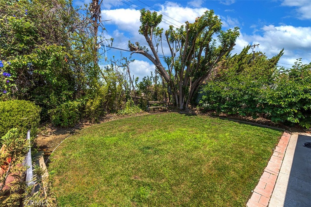 https://media.crmls.org/medias/53e2a996-0da7-4251-ae74-9c4d982949b6.jpg?preset=X-Large