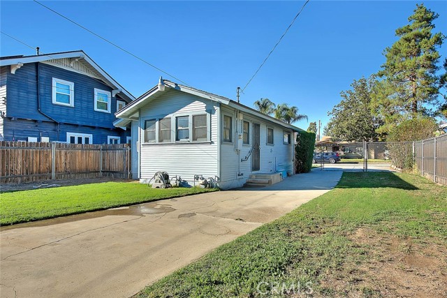 656 E Columbia, Pomona CA: https://media.crmls.org/medias/53e2c78e-d00a-438e-a17e-95383284a88d.jpg