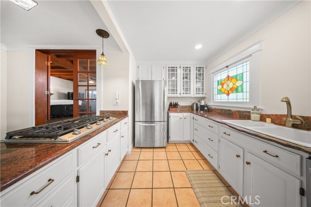 Detail Gallery Image 9 of 35 For 4049 E 15th, Long Beach,  CA 90804 - 3 Beds | 2 Baths