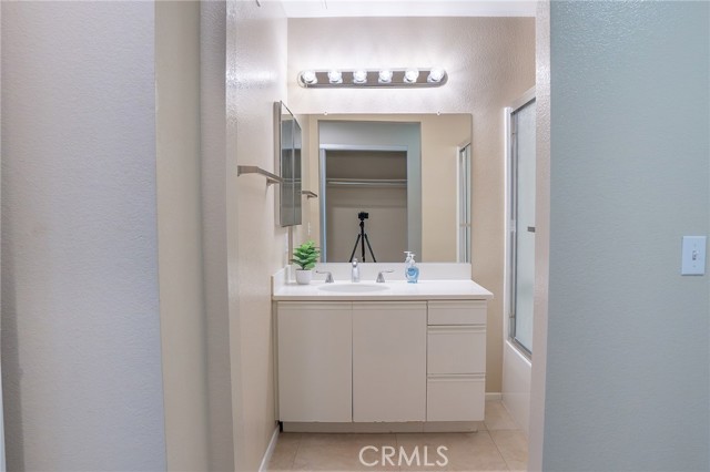 Detail Gallery Image 20 of 44 For 188 Villa Point Drive, Newport Beach,  CA 92660 - 1 Beds | 1 Baths