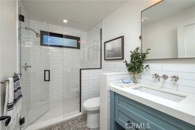 Detail Gallery Image 17 of 34 For 5903 E Corso Di Napoli, Long Beach,  CA 90803 - 4 Beds | 3 Baths