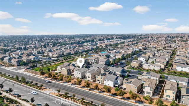 16765 Stags Leap Lane, Fontana CA: https://media.crmls.org/medias/53e495e9-5c81-4007-b8a0-a0e69a09327d.jpg