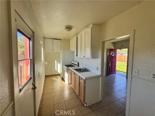 Detail Gallery Image 6 of 14 For 14880 Randall, Fontana,  CA 92335 - 1 Beds | 1 Baths