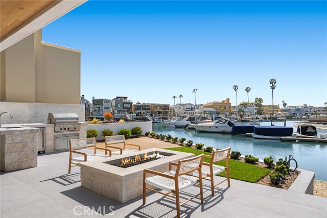20 Balboa Coves, Newport Beach CA: https://media.crmls.org/medias/53e4d3da-b346-4c22-8536-949003586965.jpg