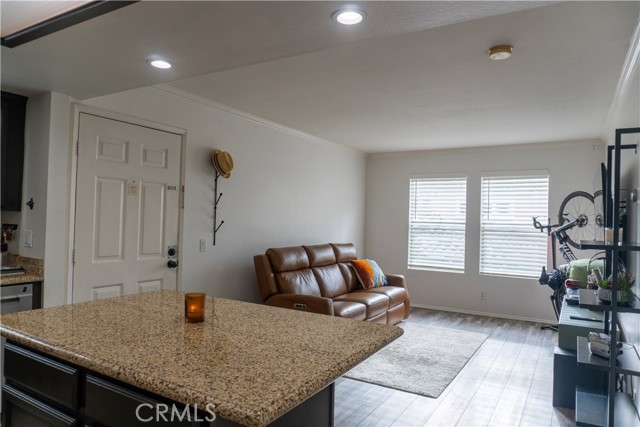 Detail Gallery Image 6 of 12 For 3424 Hathaway Ave #213,  Long Beach,  CA 90815 - 1 Beds | 1 Baths